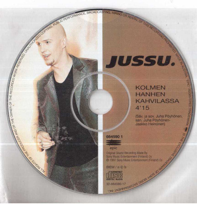 CDS JUSSU KOLMEN HANHEN KAHVILASSA