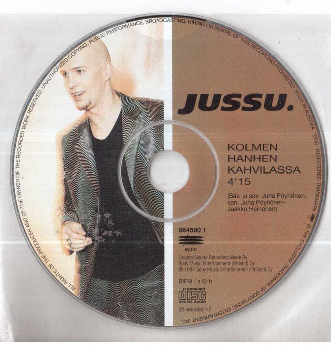 CDS  JUSSU KOLMEN HANHEN KAHVILASSA