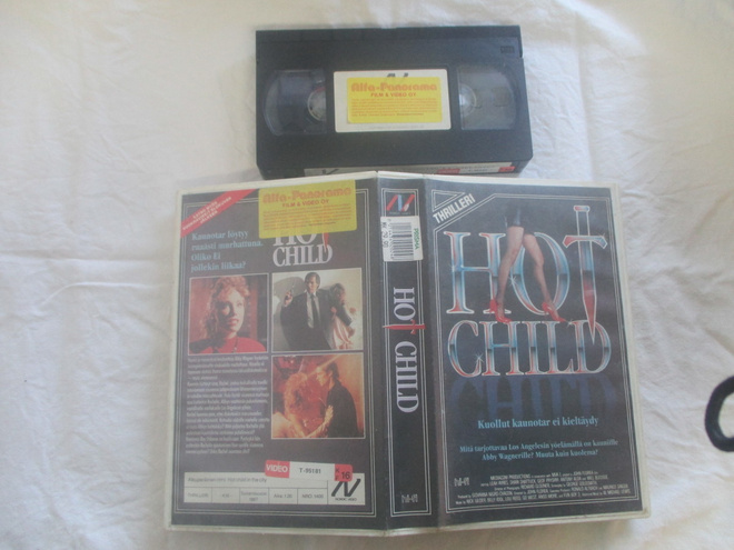 HOT CHILD - kuollut kaunotar ei kieltäydy ; VANHA VHS