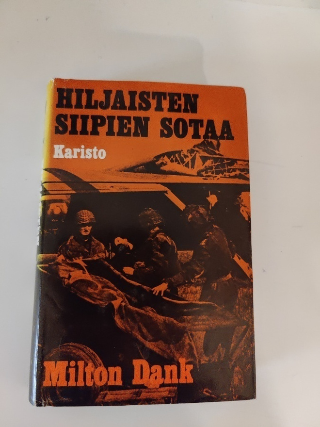Milton Dank; Hiljaisten siipien sotaa (1 p)