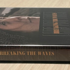 Breaking the Waves – aallonmurtaja (2DVD) Erikoisjulkaisu - pikkukuva 3