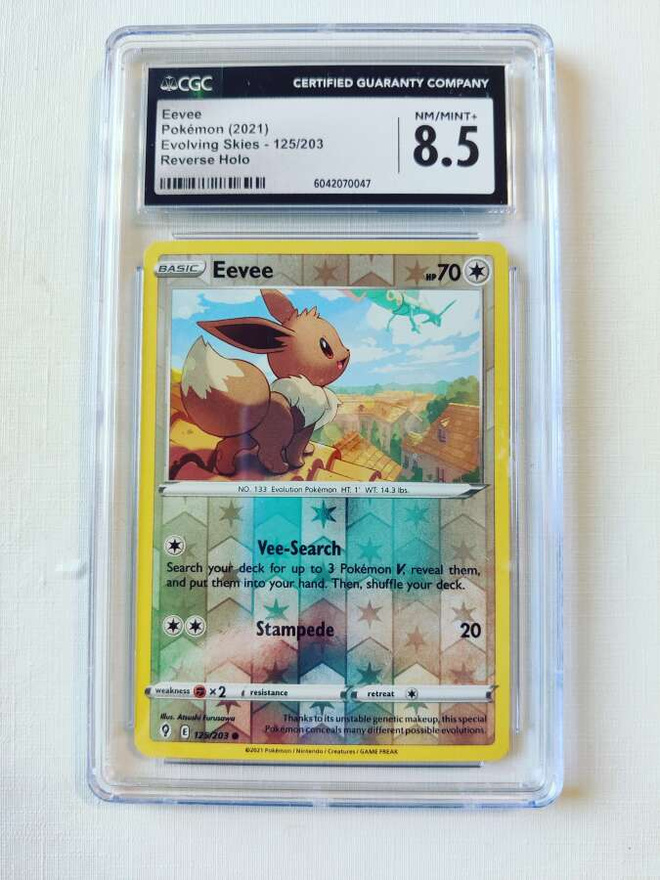 Eevee Evolving Skies 125/203 CGC 8.5