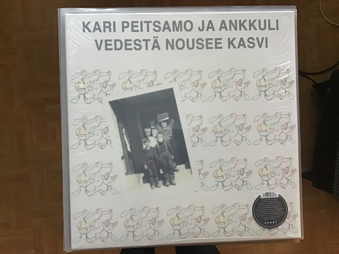 Kari Peitsamo ja Ankkuli vedestä nousee kasvi LP