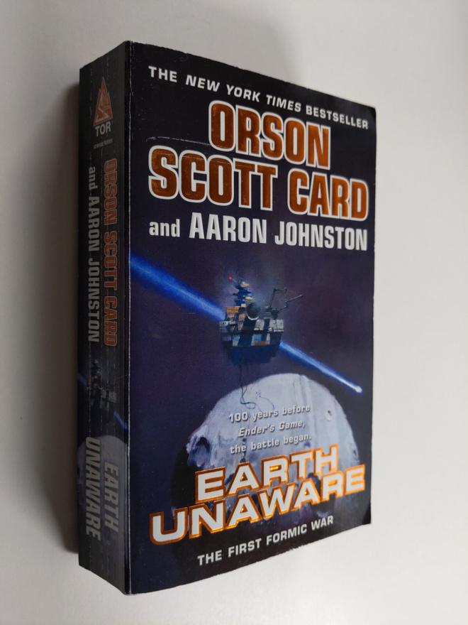 Orson Scott Card : Earth unaware : the first formic war