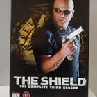 28 x dvd The Shield kaudet 1-7 - Lain varjolla - pikkukuva 5