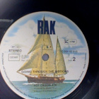 HOT CHOCOLATE :: GOING THROUGH THE MOTIONS : VINYYLI LP 1979 - pikkukuva 4