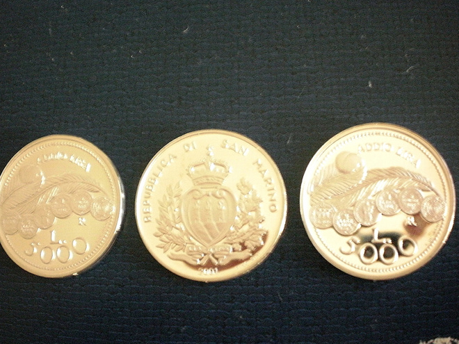 San Marino 5000 Liiraa v. 2001 Hopeaa 3 kpl