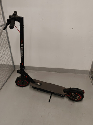 E-Wheels E2S V2 Pro sähköpotkulauta.