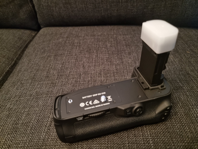 Canon BGE20 akkukahva, uusi!