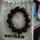 AARIKKA RANNEKORU MUSTA + KORUPUSSUKKA - pikkukuva 1