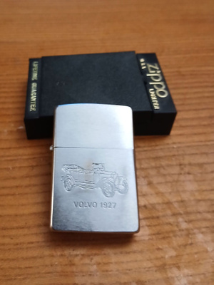 Aito Zippo-sytytin "Volvo 1927" + alkuperäinen kotelo