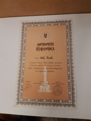 Kunniakirja vuodelta 1976