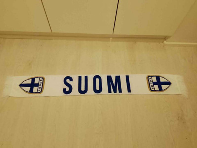 Suomen Jalkapallomaajoukkueen Fanihuivi