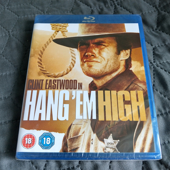 Hang 'Em High - hirttäkää heidät Blu-Ray **muoveissa**