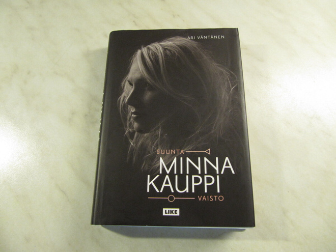 Minna Kauppi Suunta-Vaisto kirja /Ari Väntänen 2020.