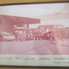 VANHA Valokuva VPK Palokunta Vantaa Korso KIVAT Autot 1971 - pikkukuva 1