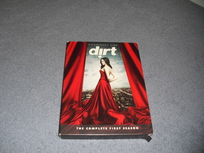 DIRT, 1-kausi (Courteney Cox)