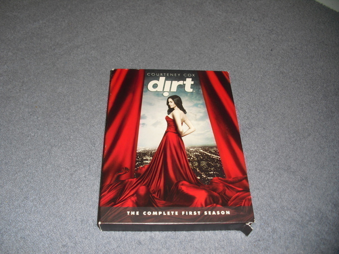 DIRT, 1-kausi (Courteney Cox)