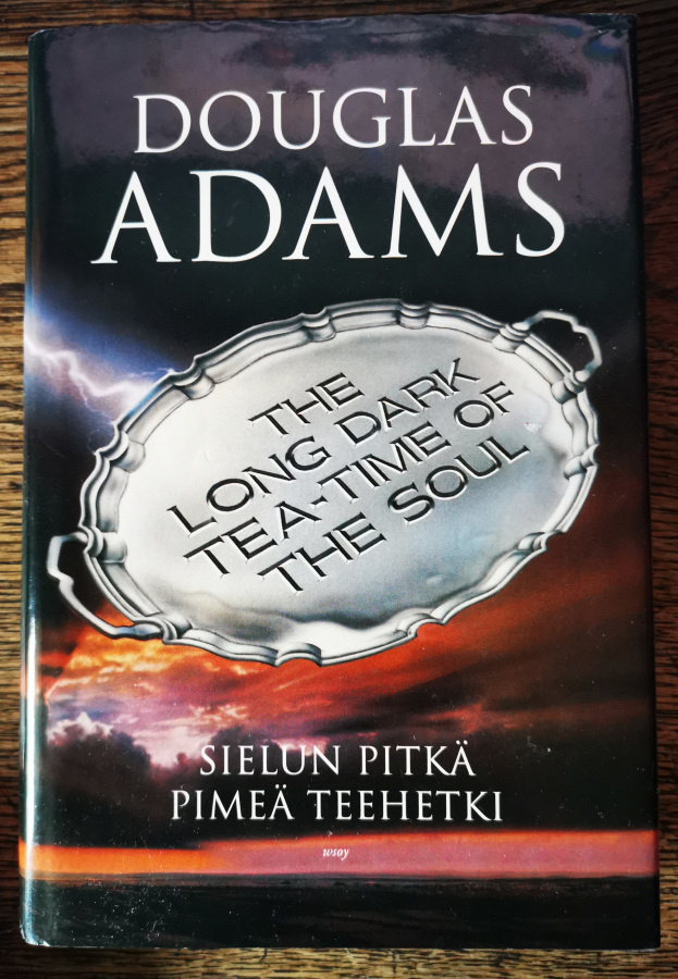 Douglas Adams: Sielun pitkä pimeä teehetki