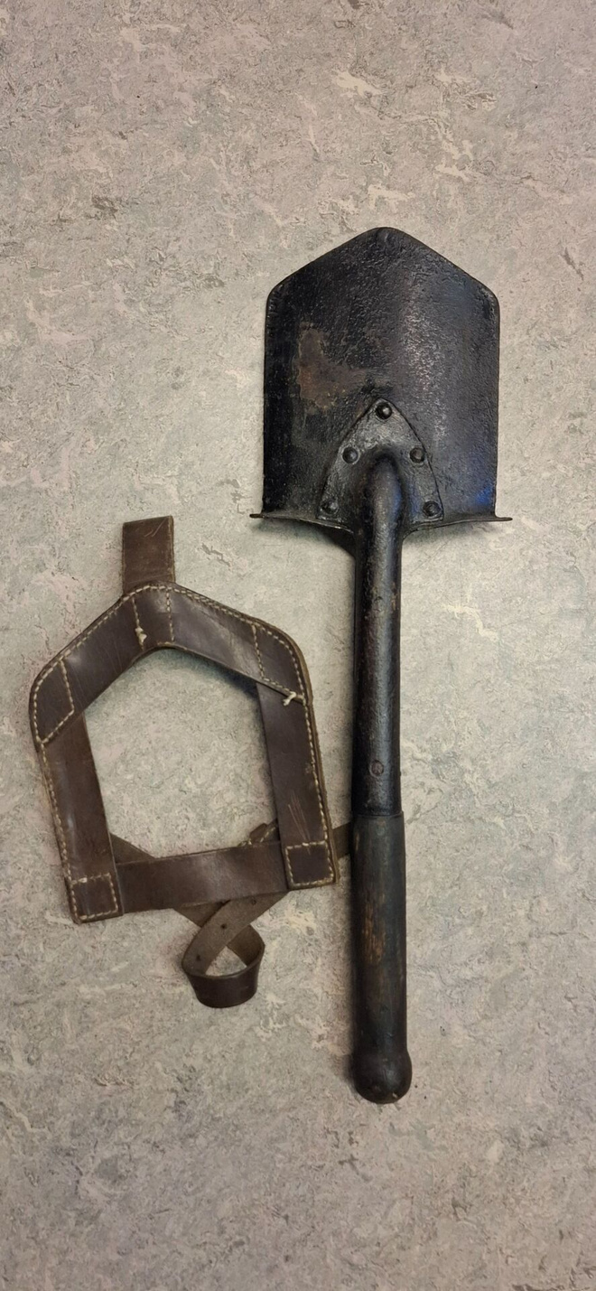 Venäläinen kenttälapio 1942