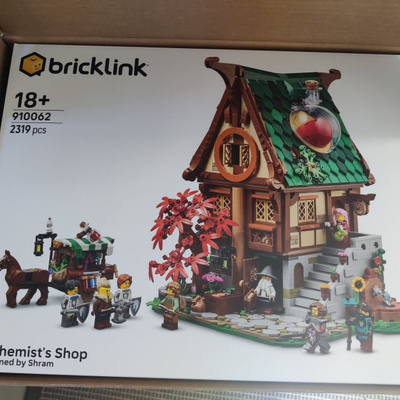 LEGO Bricklink Alchemist’s Shop 910062
