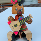 VINTAGE PUINEN KARHU PELAA BALALAIKAA - pikkukuva 1