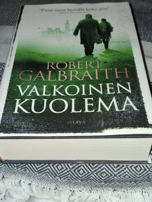 Robert Galbraith - Valkoinen kuolema