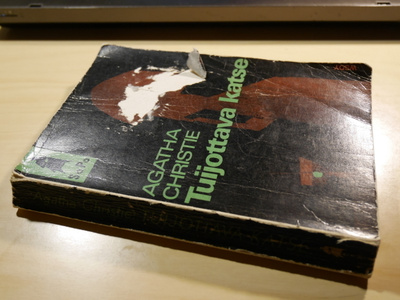 Agatha Christie - Tuijottava katse