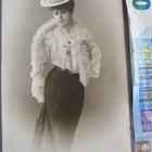 VANHA Kabinetti Valokuva Nuori Nainen UPEA Asu Hattu 1900-l - pikkukuva 1