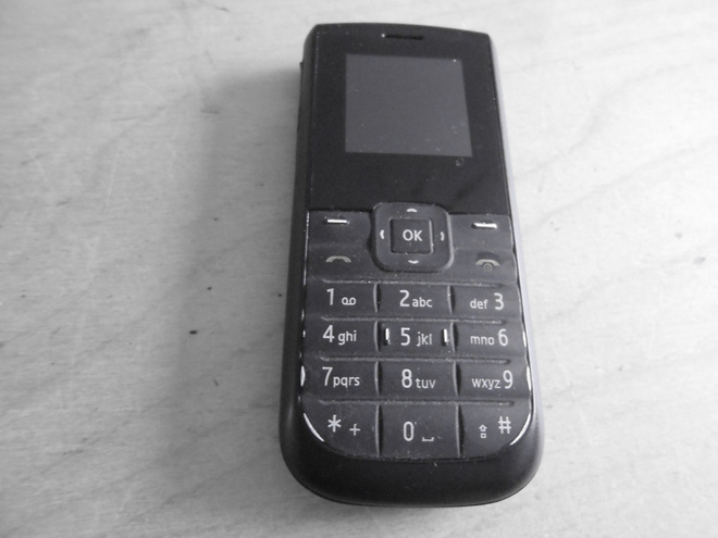 KD-P909C (Nokia) +  laturi. Toimii.