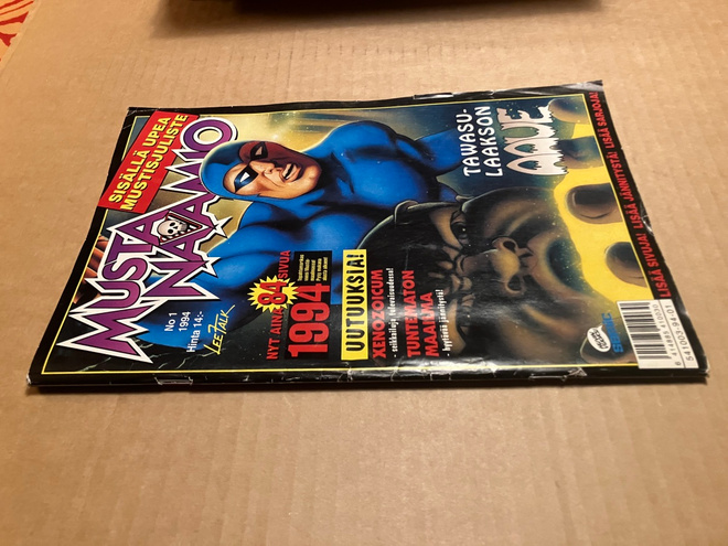 MUSTANAAMIO 1/1994 +juliste