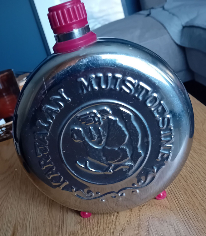 Myydään Karjalan muistoesine