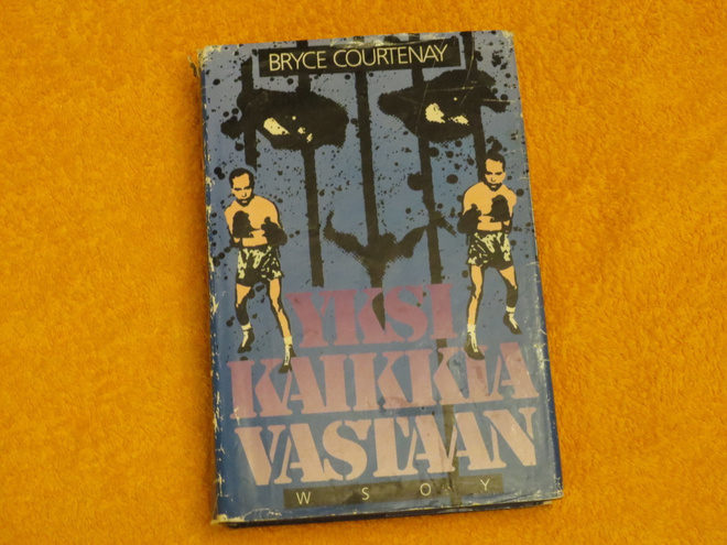 Kirja Yksi kaikkia vastaan Bryce Courtenay (kovakantinen)