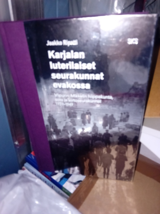 Ripatti : Karjalan luterilaiset seurakunnat evakossa ( SIS P