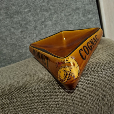 Tuhkakuppi Cognac Monnet