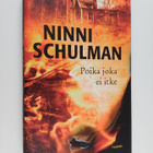 Ninni Schulman : Poika joka ei itke - pikkukuva 1
