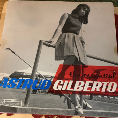 ASTRUD GILBERTO: The Essential * UK 1984