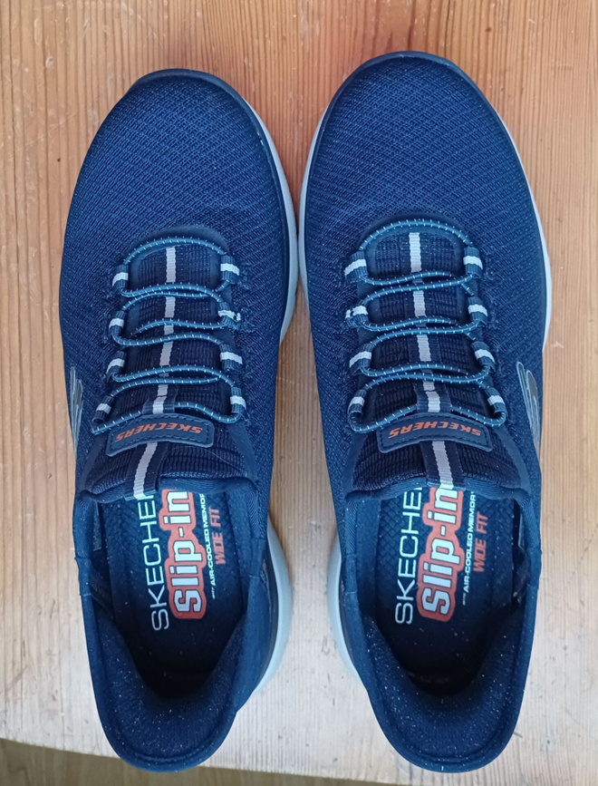 Sketchers slips-in 39.5 t.siniset leveä lesti uudet