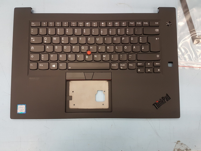Thinkpad P1 X1 varaosia - Palmrest ja näppäimistö (saksa)