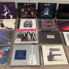 Kasa nippu cd-levyjä 15 kpl Metallica, Queen, Ramones jne. - pikkukuva 2