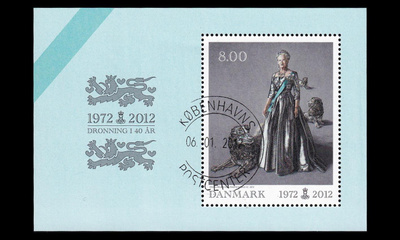 Tanska 1691BL47 o Margrethe II valtaistuimella 40v (2012)