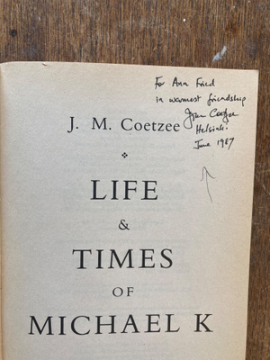 TEKIJÄN OMISTE: J.M. COETZEE: LIFE & TIMES of MICHAEL K.