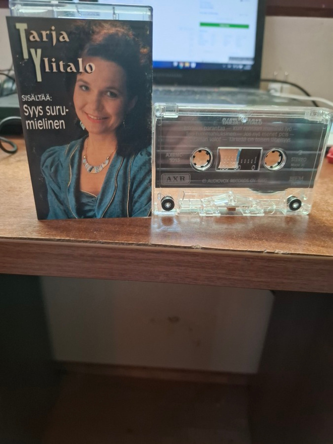Tarja Ylitalo - Syys Surumielinen
