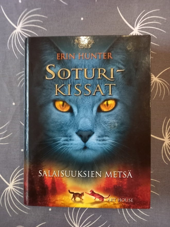 Erin Hunter: Soturikissat: Salaisuuksien metsä, 2010