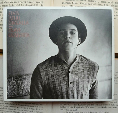 Olavi Uusivirta - Elvis istuu oikealla (CD)