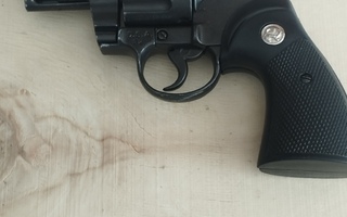 COLT PYTHON  357 REPLIKA REVOLVERI