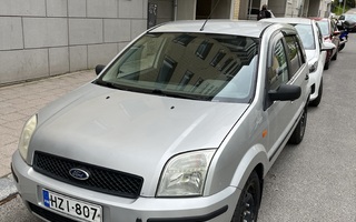 Ford Fusion 1.6 2003, metallinharmaa, ei kats.
