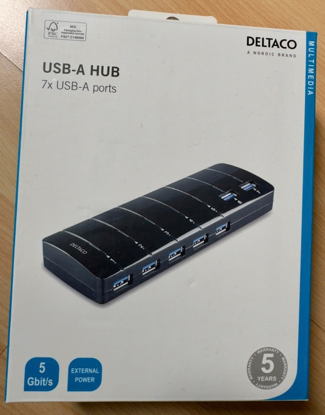 DELTACO – USB-A-keskitin, 7 x USB-A-portti, musta