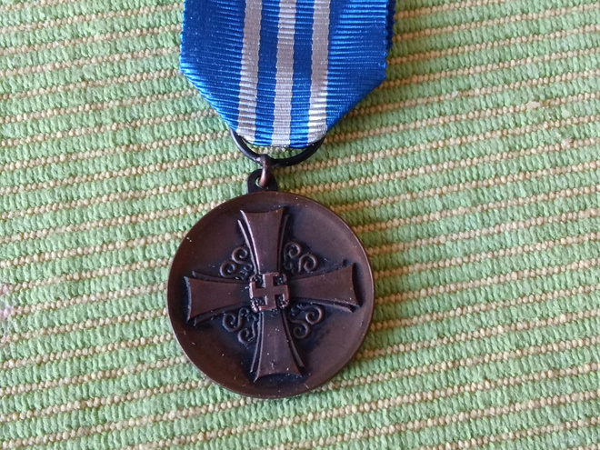 LOTTA SVÄRD ANSIOMITALI