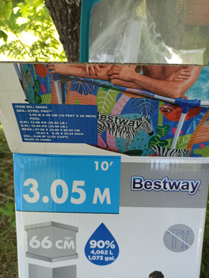 Lasten kookas Uima- allas Bestway pihalle